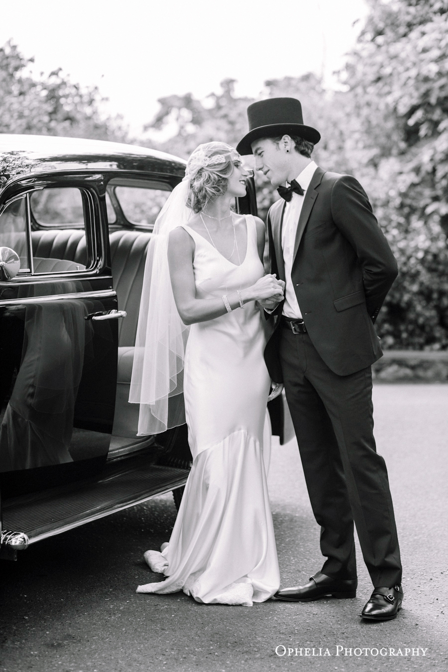 Great Gatsby Newlyweds West Coast Weddings Vancouver Island English Garden