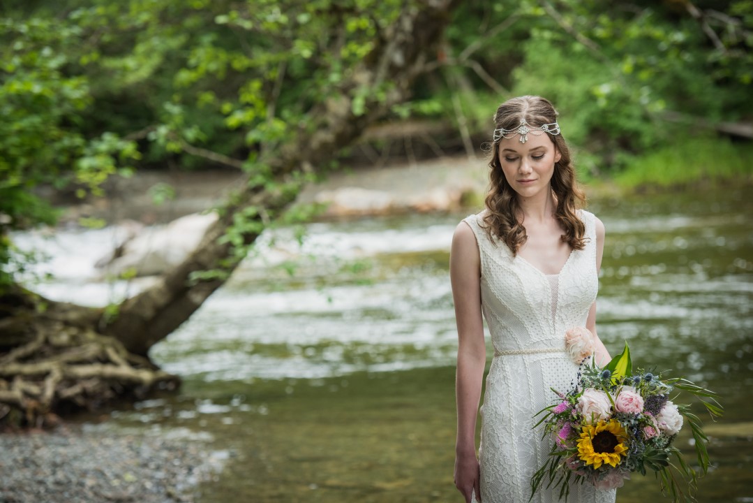 River Romance Thrifty Food Floral Bouquet Boho Bride Vancouver Island Wedding Magazine