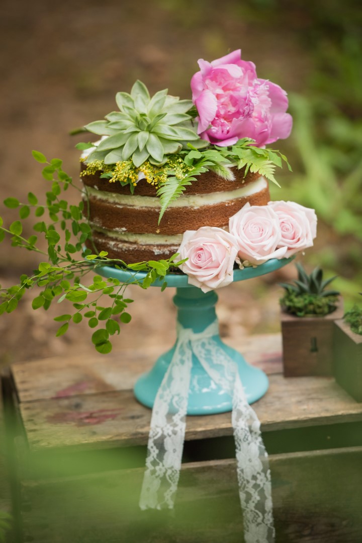 Cake Thrifty Foods River Romance Wedding Cake New Leaf Photography