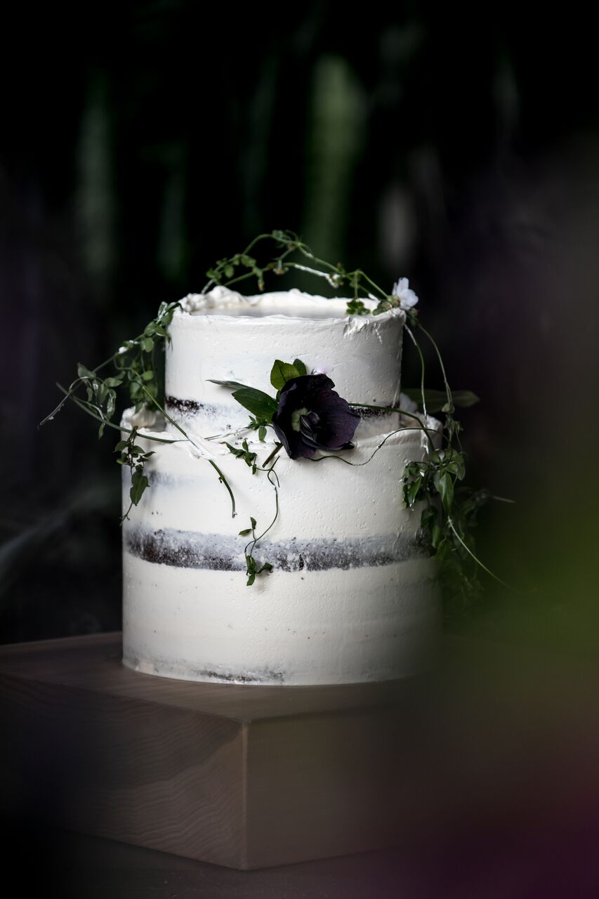 Eco Wedding Cake Eco Chic Wedding with Stylish Foraged Greenery Details West Coast Weddings Magazine