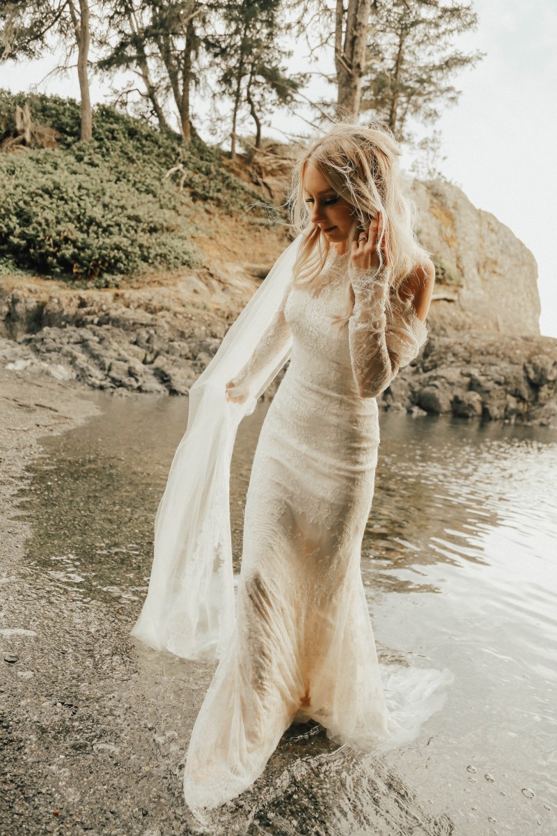 The Maggie Sottero Barefoot Bride Session West Coast Weddings Magazine Vancouver Island