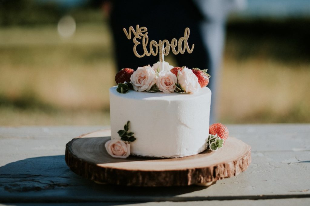 Taryn and Josh Seaside Elopment by Amee Nijjar Photography West Coast Wedding Magazine Vancouver Island