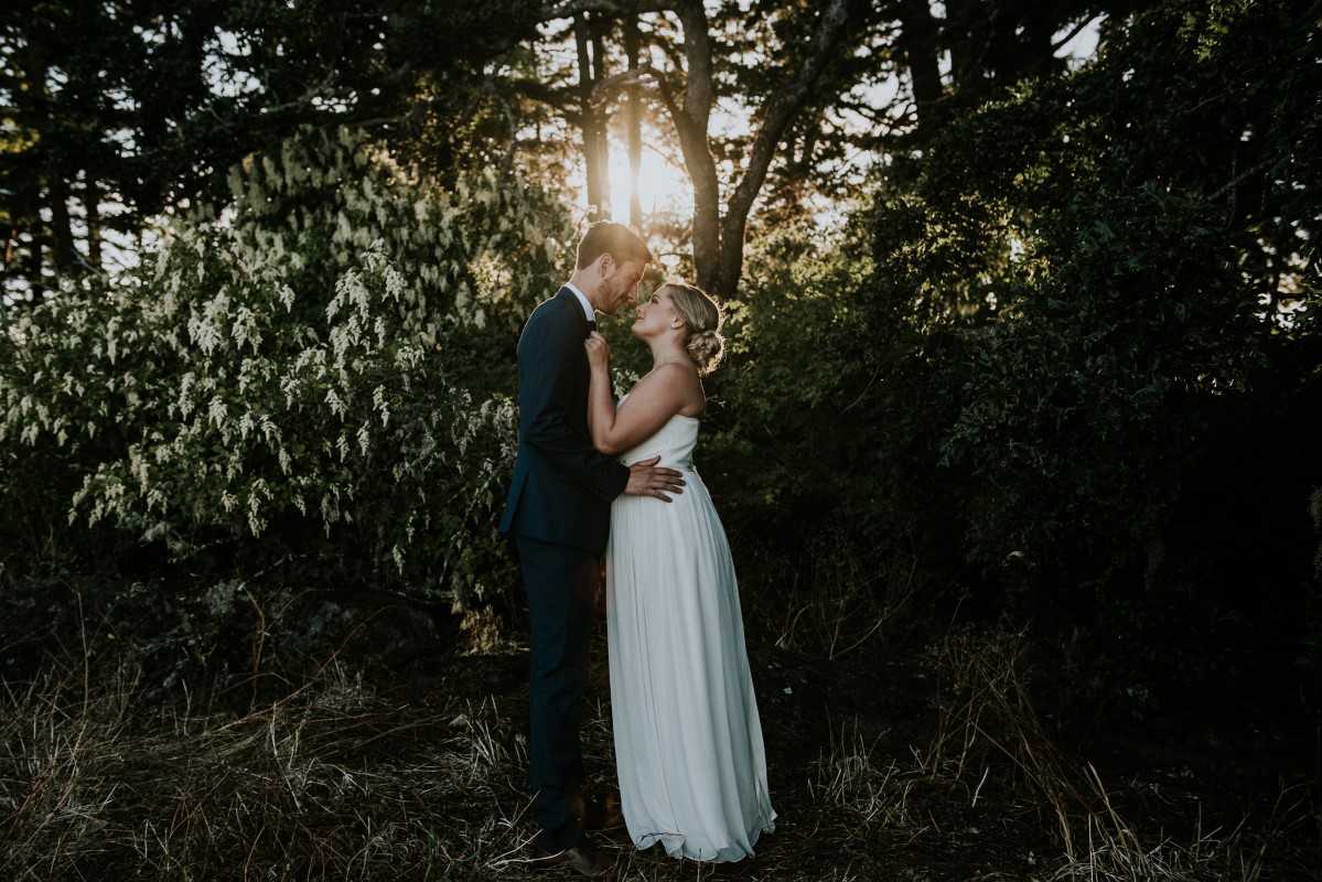 Taryn and Josh Seaside Elopment by Amee Nijjar Photography