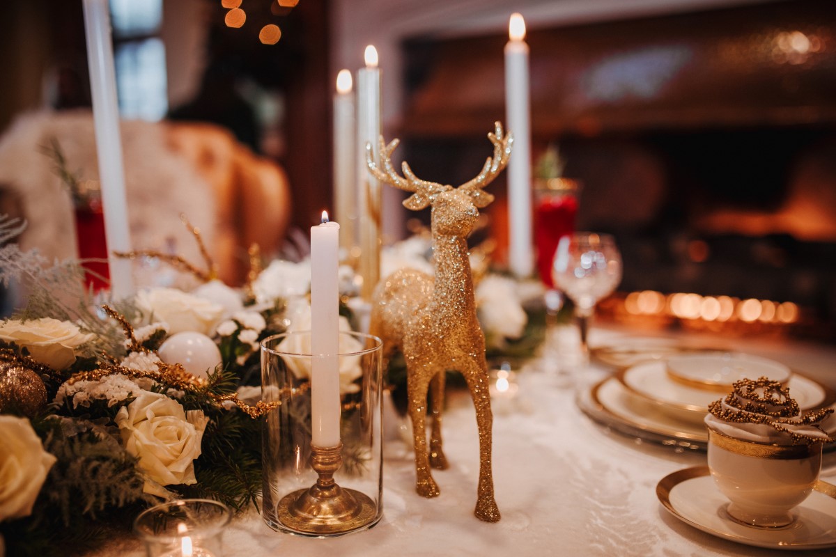 Holiday Glamour at Oak Bay Beach Hotel | Tasha Cline Photography | Beauty Bride | Cake by Taryn | Jennigs the Florist | Bliss Gowns & Events | Madison Paige Hair | Pretty Please Makeup Artistry | Gold and Candle Table Decor