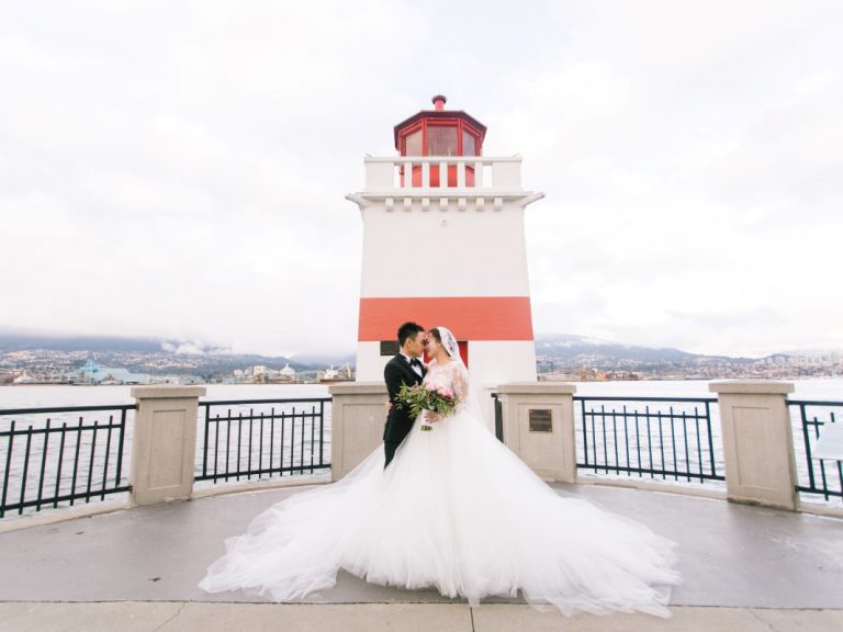 Chinese Newlyweds in Vancouver by Cherry Wang Wedding