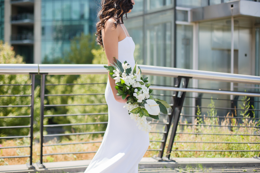 Bride style in the streets of Vancoiuver