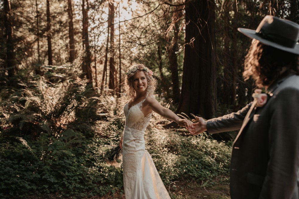 Golden Hour Martina Liana lace gown from Bisou Brida West coast Weddings Magazinel