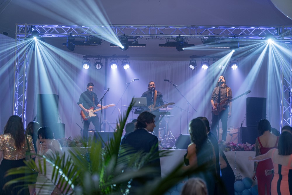 Noah Edwards and the Flood playing for guests at Vancouver Island Wedding Awards 2020