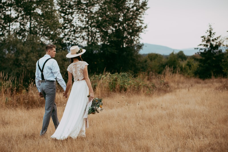 Stylish Southwest Newlyweds Stroll Vancouver Island