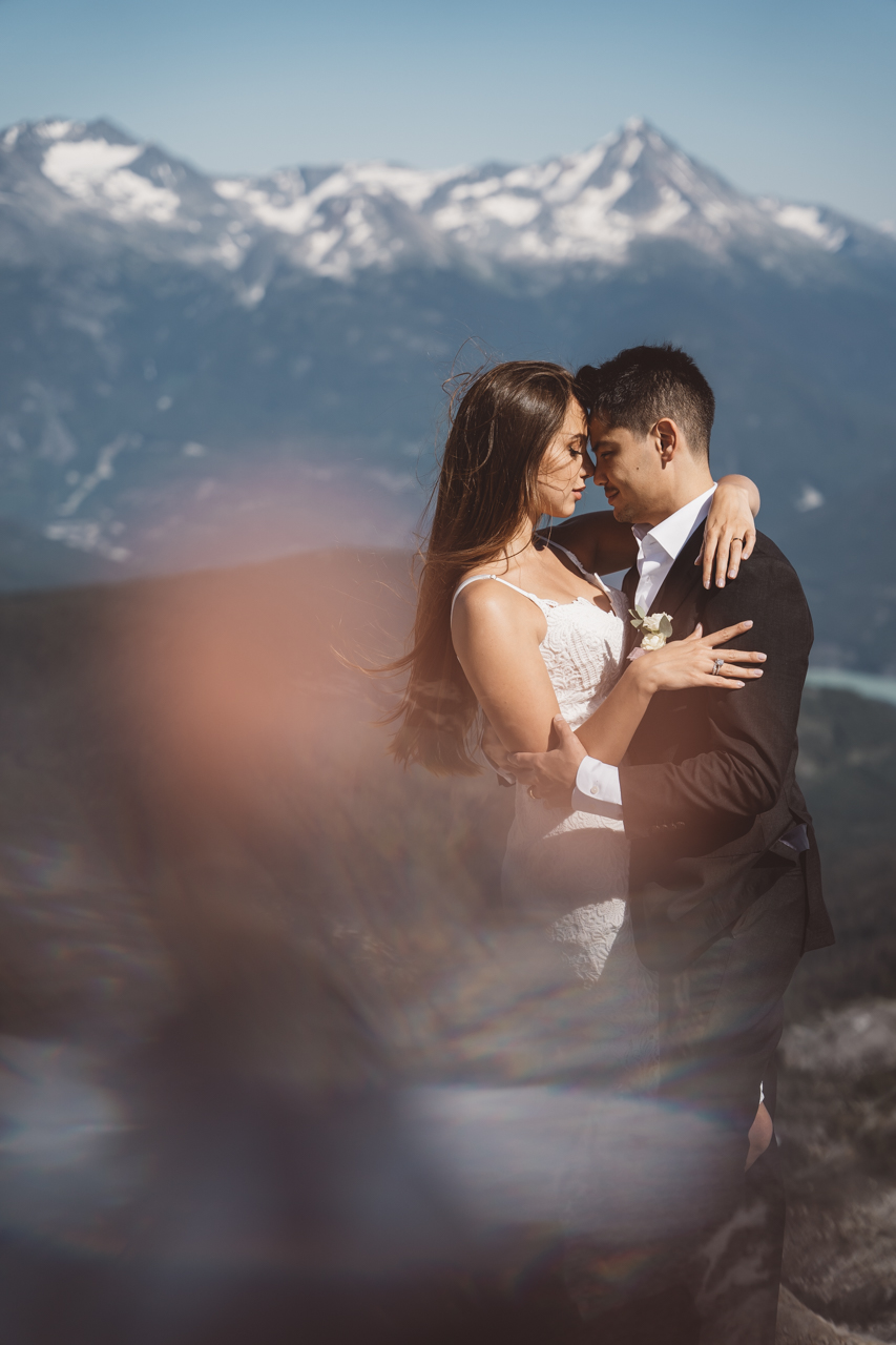 Wedding in the Whistler Mountaintops newlyweds