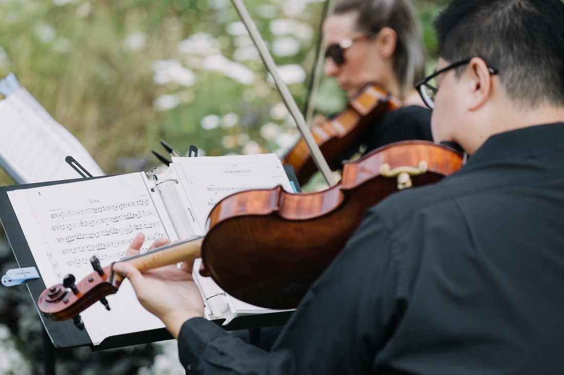 Musicians play for Stanley Park Wedding by Karizma Photography