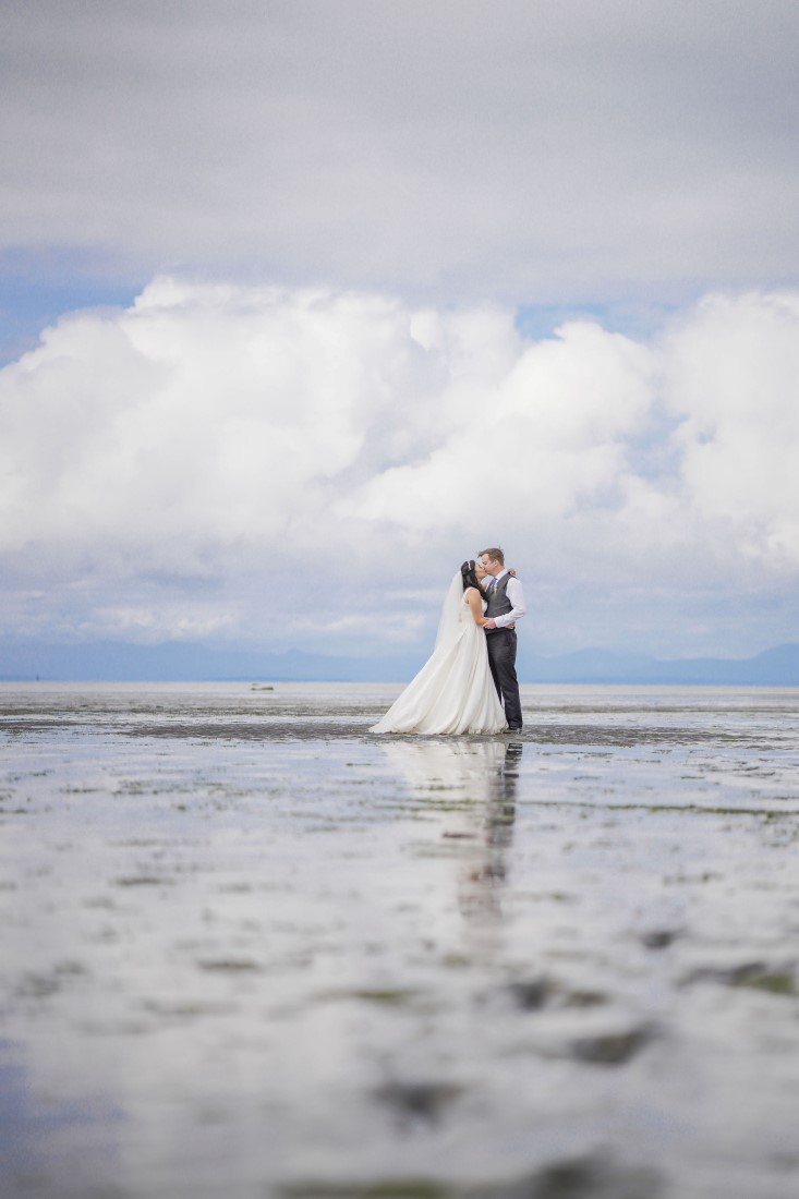 Couple marries along Vancouver water's edge 