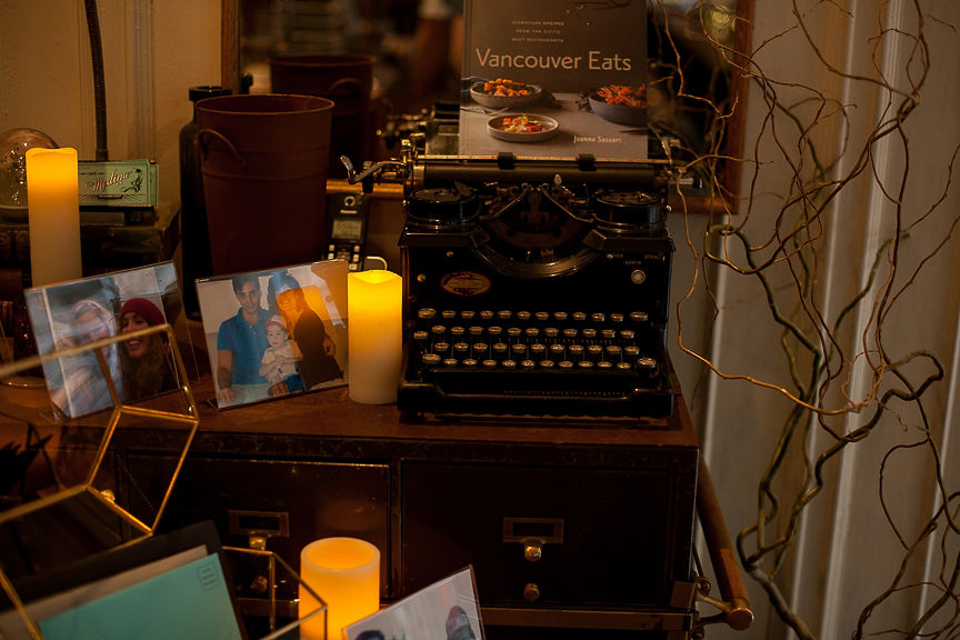 Wedding table with antique typewriter and candles