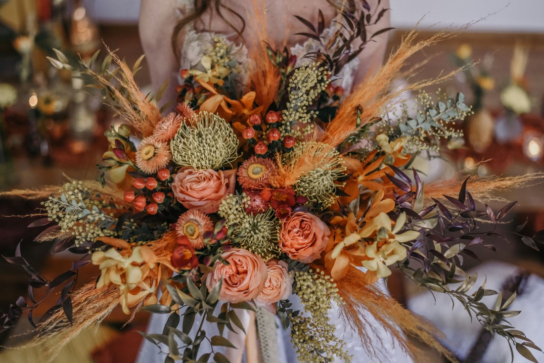 Deep Cove Winery Wedding Dayla Weiss Photo Incredible bohemian inspired bridal bouquet