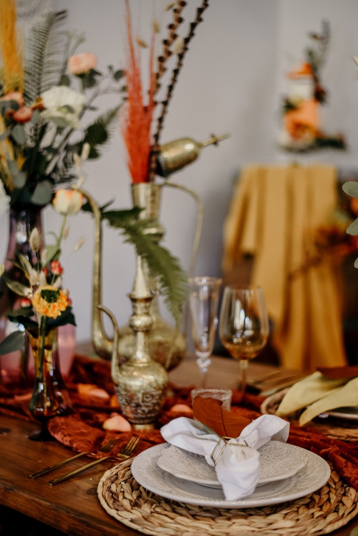 Deep Cove Winery Wedding Dayla Weiss Photo White table settings