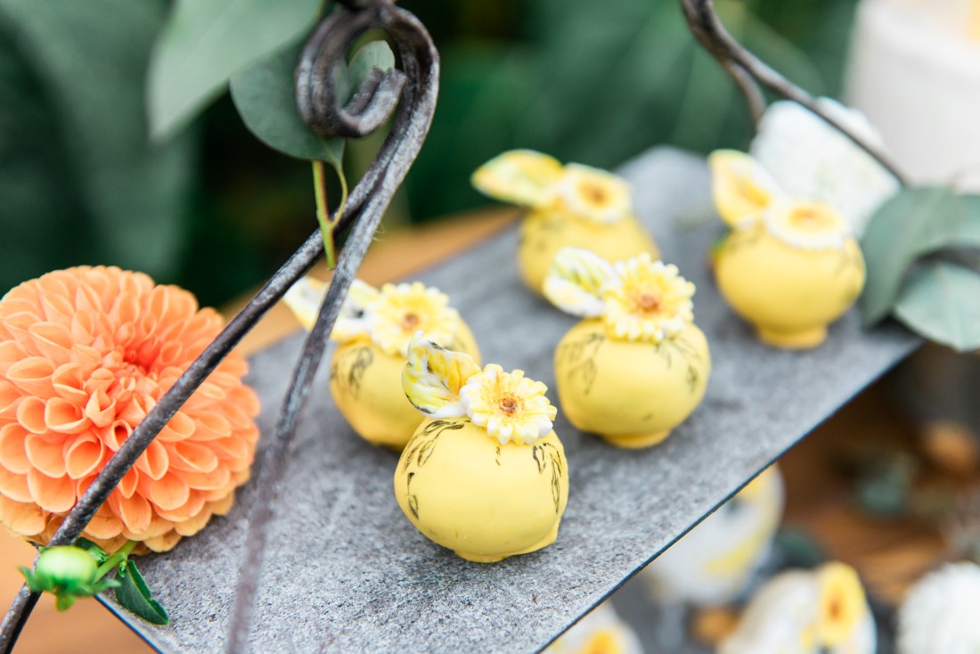 Sunflowers and Sunshine Wedding Inspo dessert with sunflower details